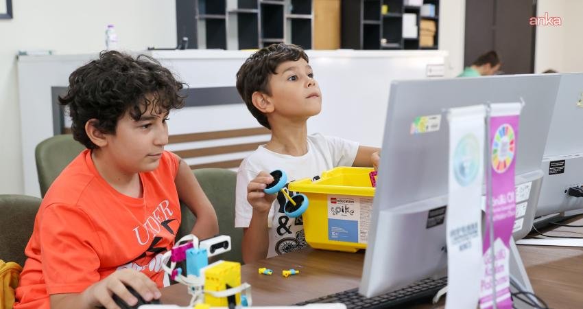 Buca Belediyesi’nin 9-14 yaş arası öğrenciler için başlattığı robotik kodlama