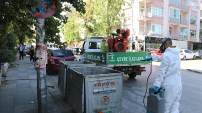 İlçenin 123 mahallesinde yıl boyunca ilaçlama çalışmalarını sürdüren Çankaya Belediyesi