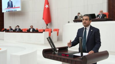 CHP Genel Başkan Yardımcısı Burhanettin Bulut, Balıkesir’de yaşanan deprem felaketi