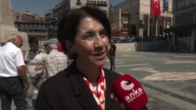 CHP Ankara Milletvekili Aylin Yaman, Anıtkabir'de düzenlenen törende, önceki yıllarda