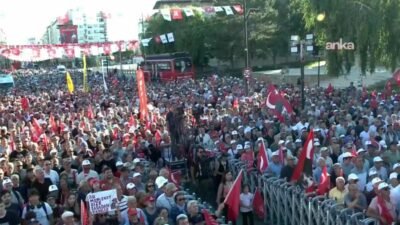 CHP’nin “Millet İradesine Sahip Çıkıyor” mitinglerinin 49'uncusunun yapıldığı Sivas'ta binlerce