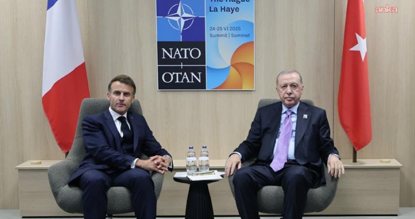 Cumhurbaşkanı Recep Tayyip Erdoğan, Fransa Cumhurbaşkanı Emmanuel Macron ile yaptığı