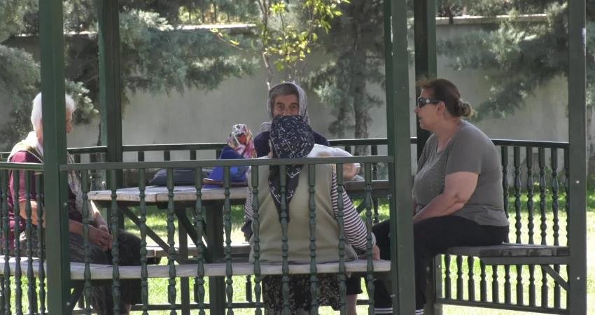Emekli maaşlarının yetersiz olduğunu ifade eden emekliler, ANKA Haber Ajansı’na