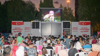 Esenyurt Belediyesi’nin düzenlediği açık hava etkinlikleri, animasyon gösterilerinden müzik dinletisine,