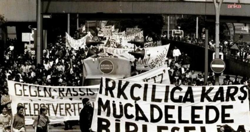 Almanya’nın Hamburg kentinde 1990’larda göçmenlerin ırkçı saldırılara ve ayrımcı koşullara