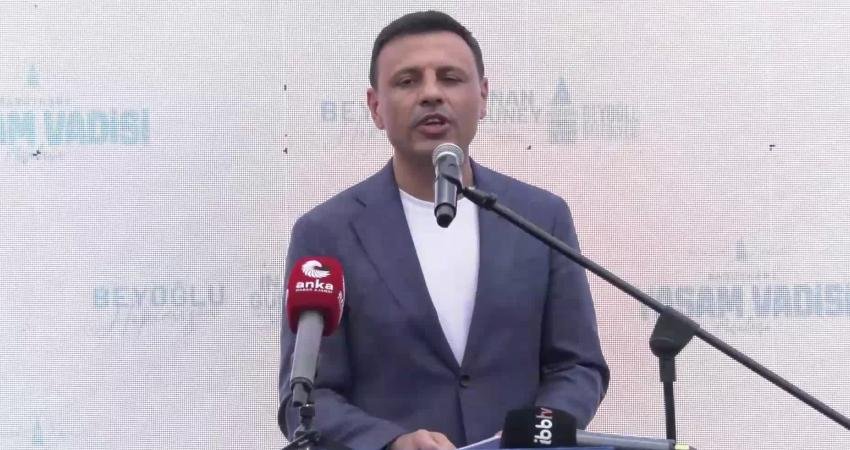 Gözaltında bulunan Beyoğlu Belediye Başkanı İnan Güney'in gözaltına alınmadan önce