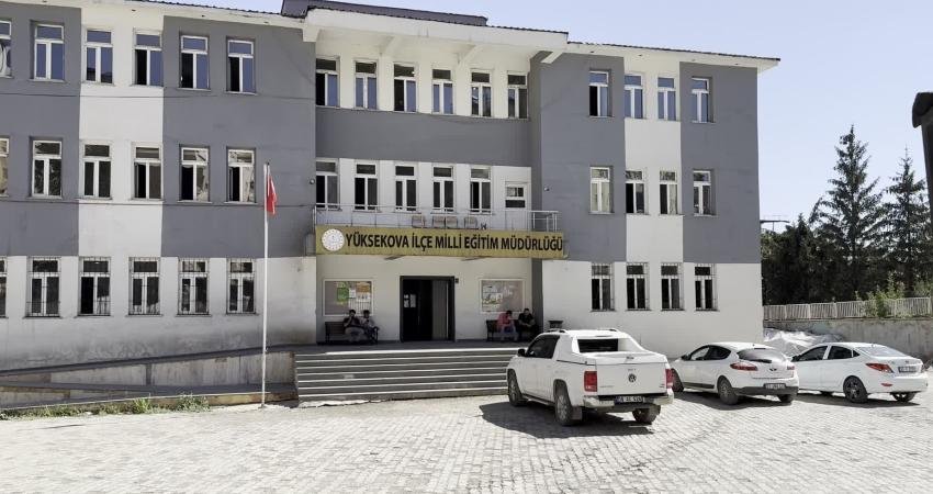 Hakkari’nin Yüksekova ilçesine bağlı İnanlı mahallesinde yaşayan veliler, yıllardır okul