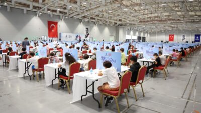 İBB’nin öğrencilere üretim temelli eğitimler verdiği Teknoloji Atölyeleri 2025-2026 döneminin