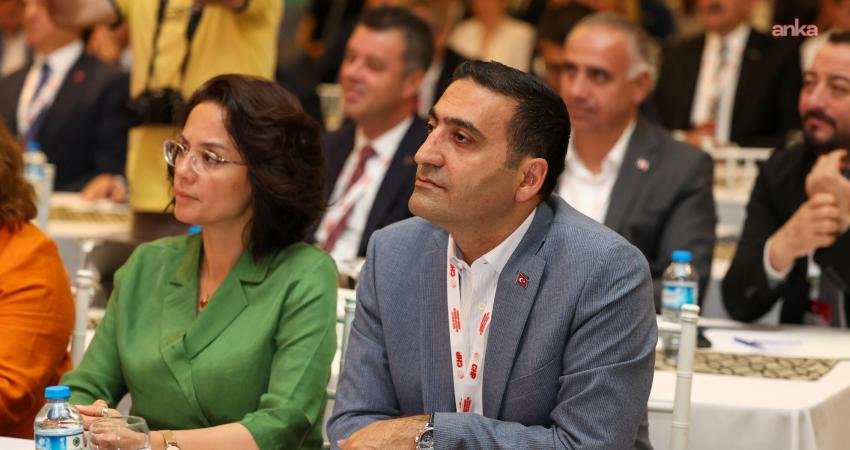 Tutuklanmasının ardından Beyoğlu Belediye Başkanlığı görevinden uzaklaştırılan İnan Güney, "Hücremdeyim.