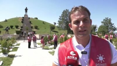 İYİ Parti Genel Başkan Yardımcısı Mehmet Aslan, Kütahya Dumlupınar Şehitliği’nde,