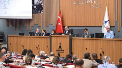 İzmir Büyükşehir Belediyesi Meclisi’nde kenti ilgilendiren konularda yürütülen çalışmalar hakkında