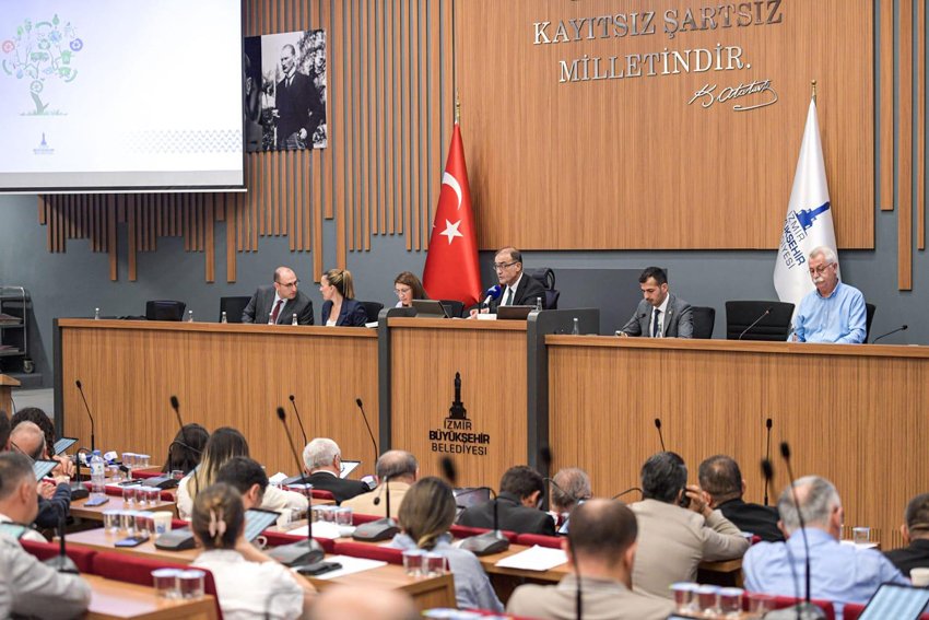 İzmir Büyükşehir Belediyesi Meclisi’nde kenti ilgilendiren konularda yürütülen çalışmalar hakkında