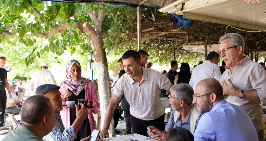 Kuşadası Belediye Başkanı Ömer Günel, Yenipazar'da Cumhuriyet Halk Partili (CHP)