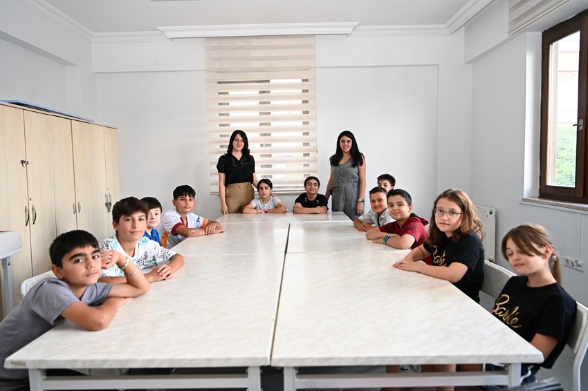 Mamak Belediyesi, çocukların sosyal gelişimlerine katkı sunmak amacıyla “Empati Gözlüğü”