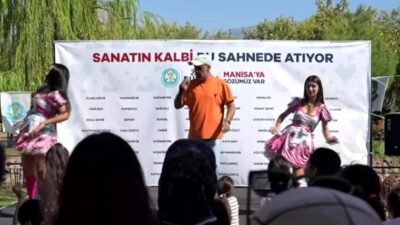 Manisa Büyükşehir Belediyesi, 30 Ağustos Zafer Bayramı kutlamaları kapsamında Atatürk