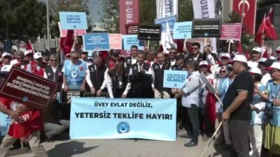 Türkiye Kamu-Sen Genel Başkanı Önder Kahveci, “Maaşlar, hayali tahminlere göre