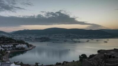 Muğla Büyükşehir Belediye Başkanı Ahmet Aras, "Hizmet günü kurtarmak için değil,