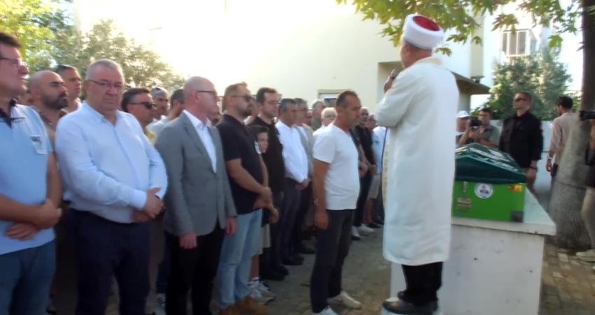 CHP Genel Başkanı Özgür Özel, Balıkesir’in Burhaniye ilçesinde, okul arkadaşı