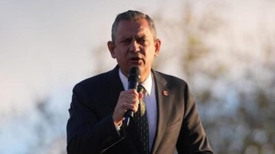 CHP Genel Başkanı Özgür Özel, partisinin Bayrampaşa’da düzenlediği “Millet İradesine