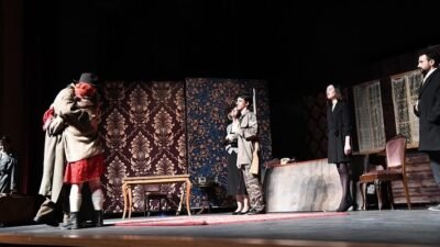 Pursaklar Belediyesi tarafından bu yıl ikincisi düzenlenen Tiyatro Günleri, “Buzlar