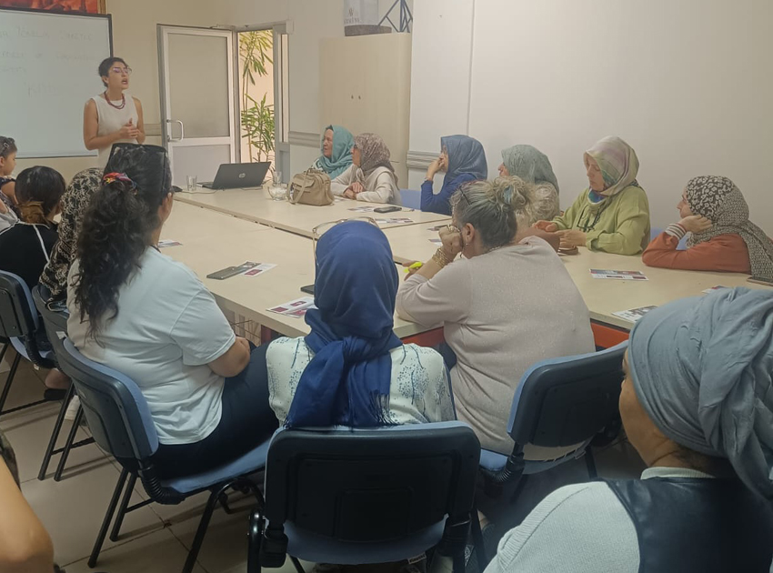 Pursaklar Belediyesi bünyesinde hizmet veren Hanım Evlerindeki kursiyerlere, Kadına Yönelik