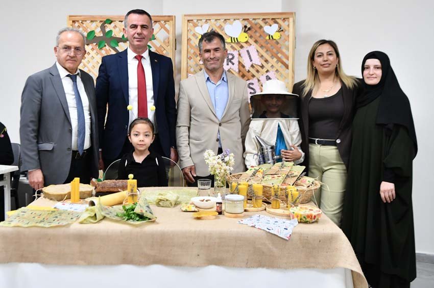 Mamak Belediyesi Kırsal Hizmetler Müdürlüğü tarafından düzenlenen “Balmumlu Kumaş Yapımı