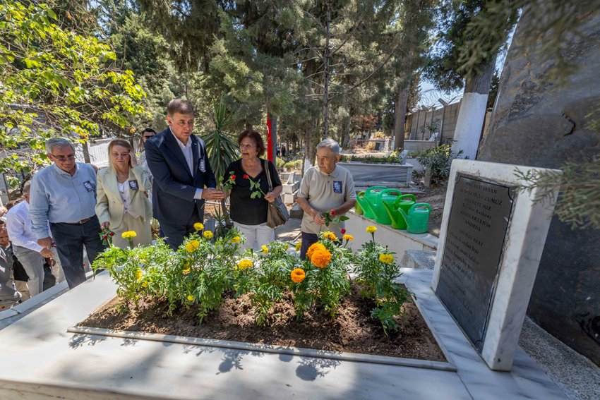İzmir Büyükşehir Belediye Başkanı Dr. Cemil Tugay, eski Gültepe Belediye