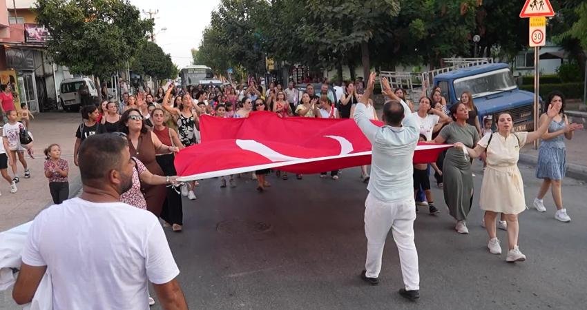Mersin Büyükşehir Belediyesi,  bünyesinde bulunan sanat toplulukları ile kentin