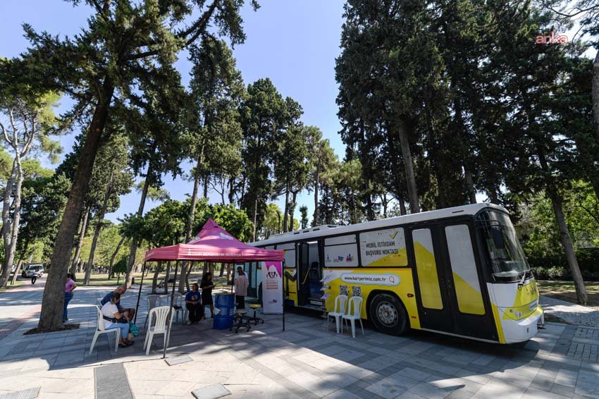 İzmir’de engelli yurttaşlara “Mobil İstihdam” desteği İzmir’de yaşayan engelli yurttaşlar, İzmir Büyükşehir Belediyesi Destekli İstihdam Ofisi’nin