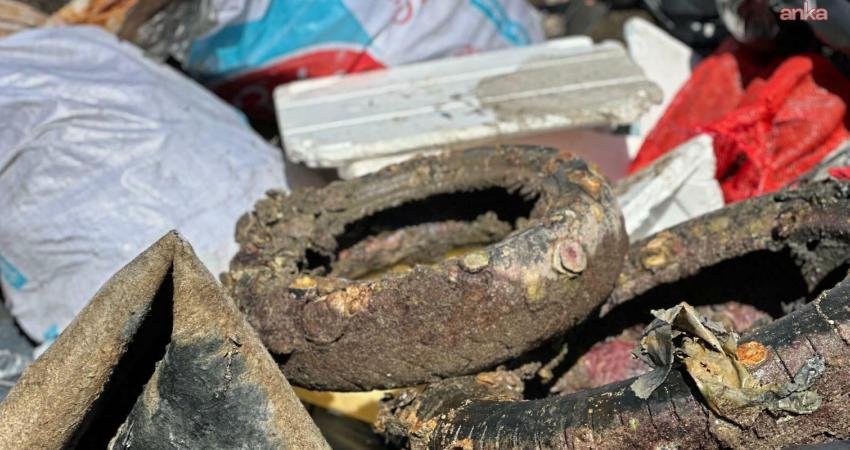 Uluslararası Kıyı Temizleme Günü kapsamında, TURMEPA öncülüğünde, İzmir Büyükşehir Belediyesi,