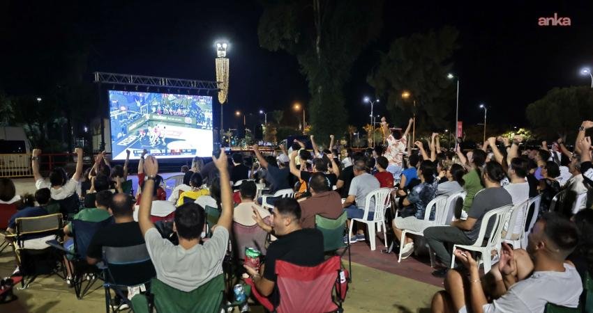 12 Dev Adam’ın final heyecanı Konak’ta dev ekranlarda yaşanacak Avrupa Basketbol Şampiyonası’nda finale çıkan Milli Basketbol Takımı’nın, Almanya ile