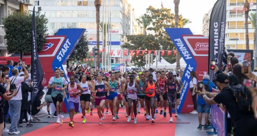 İzmir'in düşman işgalinden kurtuluşu onuruna bu yıl 13'üncüsü düzenlenen "Uluslararası