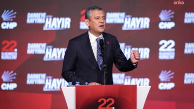 CHP Genel Başkanı Özgür Özel, partisinin Nazım Hikmet Kültür Merkezi'nde