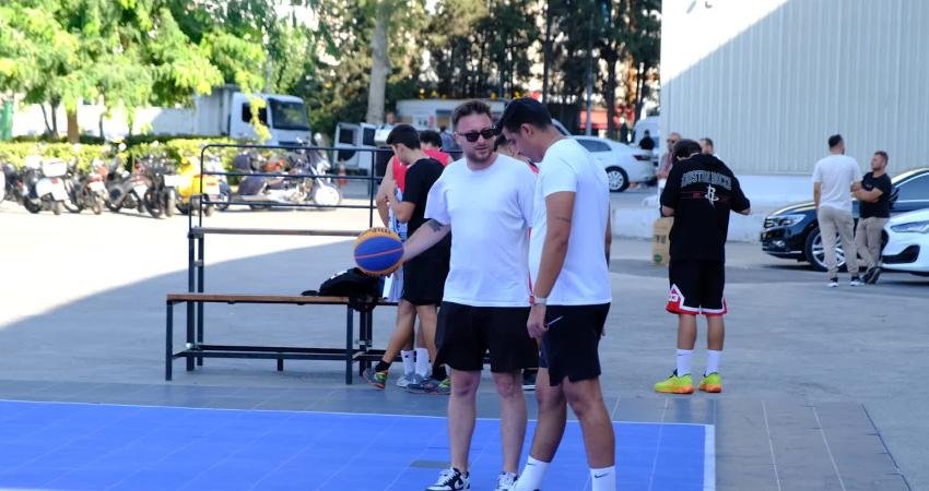 3×3 Streetball İzmir Cup 2025’te ödüller sahiplerini buldu 94. İzmir Enternasyonal Fuarı kapsamında 29 Ağustos-9 Eylül tarihleri arasında