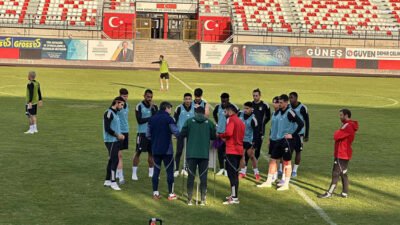 TFF 1. Lig’in 8. haftasında bölge derbisinde Vanspor, sahasında Amedspor’u