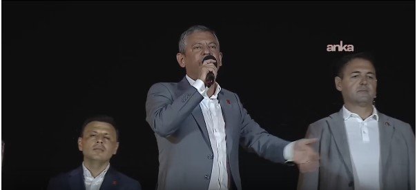 CHP Genel Başkanı Özgür Özel, partisinin İstanbul İl Başkanlığı'na kayyım