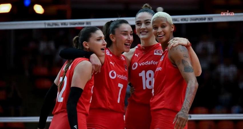 A Milli Kadın Voleybol Takımı, Dünya Şampiyonası'nda Slovenya'yı 3-0 mağlup