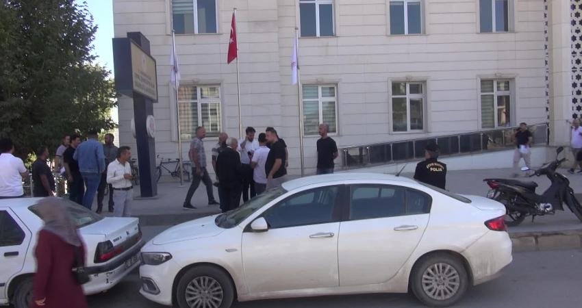 Adıyaman’da Köy Evleri Projesi’nde çalışan ve 5 aydır maaşlarını alamadıklarını