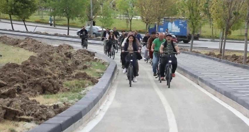 Ankara Büyükşehir Belediyesi (ABB), Avrupa Hareketlilik Haftası’nda farkındalık yaratan çalışmalarına