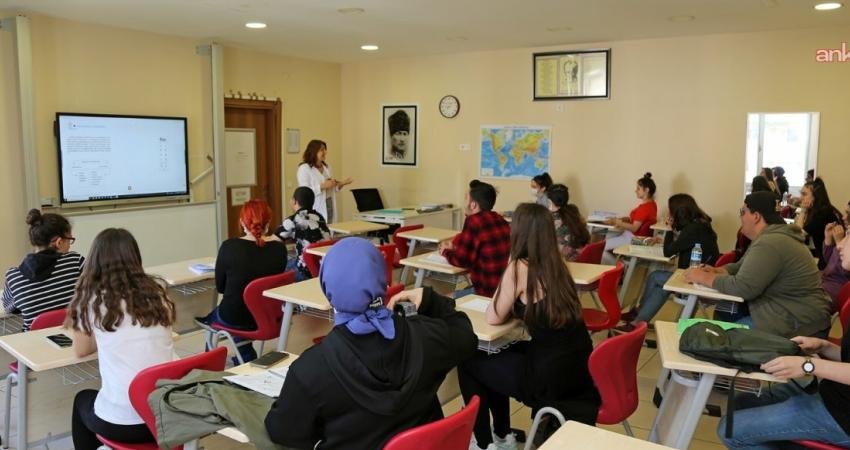 Ataşehir Belediyesi, okulların açılmasına sayılı günler kala öğrencilerin eğitim hayatlarına