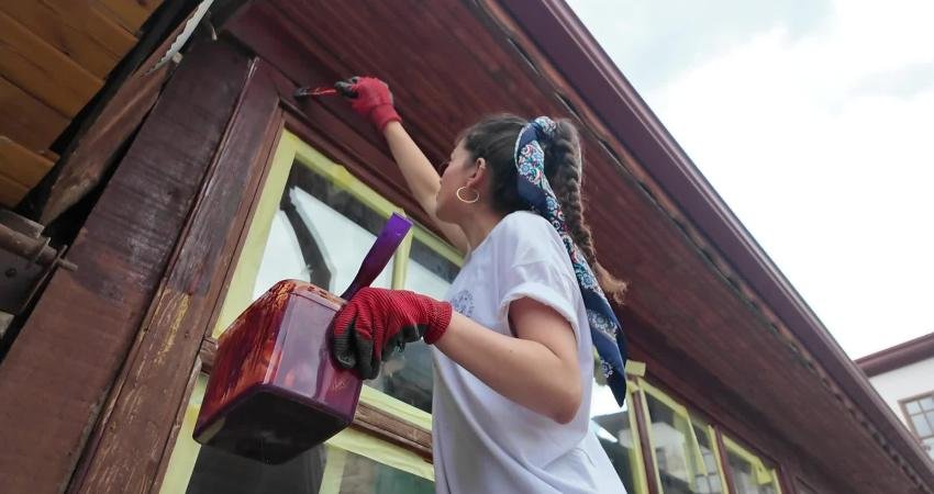 Avrupa Miras Gönüllüleri, Türkiye’deki ilk projelerini Bolu’nun Mudurnu ilçesinde başlattı.