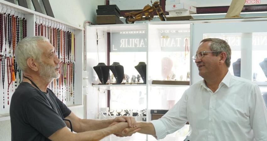 Ayvalık Belediye Başkanı Ergin’den Altınova’ya ziyaret Ayvalık Belediye Başkanı Mesut Ergin, Altınova’da vatandaşlarla buluşarak talep ve