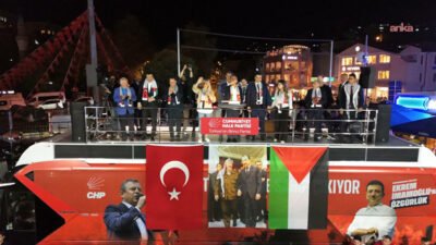 CHP Genel Başkanı Özgür Özel,  "Netanyahu'ya ‘savaş kahramanı’ diyen, ‘Gazze’yi