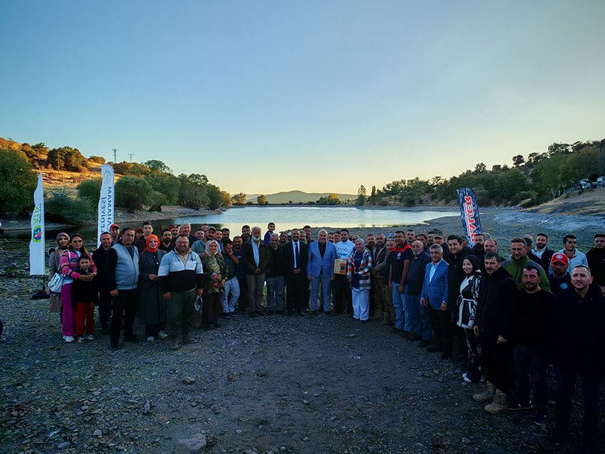 Balık tutma heyecanı ve temizlik bilinci aynı gün Kızılcahamam’da buluştu Kızılcahamam Belediyesi tarafından, Türkiye Çevre Ajansı ve sponsorların katkılarıyla bu