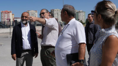 Etimesgut Belediye Başkanı Erdal Beşikcioğlu, vatandaşlardan gelen taleplerin hızlı ve