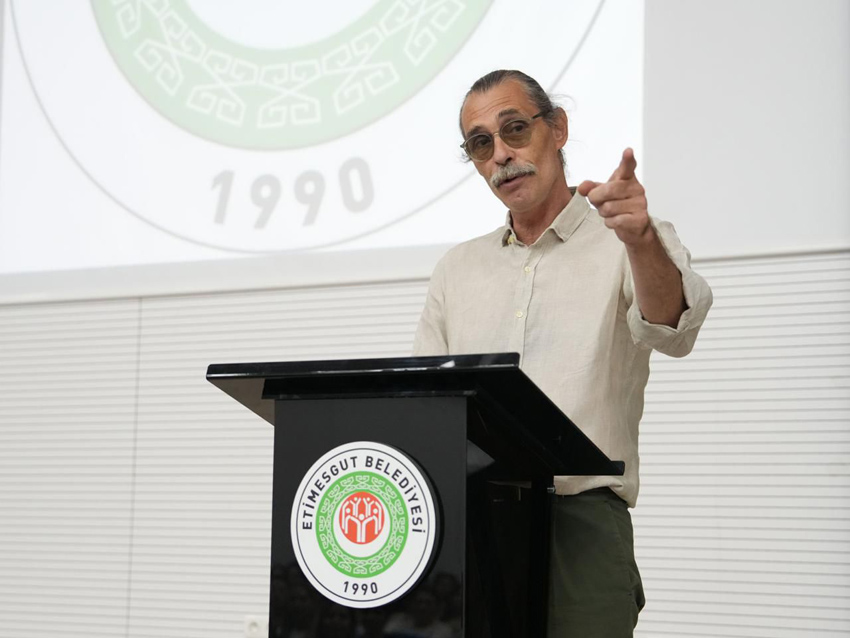 Başkan Erdal Beşikcioğlu, Öğretmen Tanışma Toplantısında eğitim vizyonunu paylaştı Etimesgut Belediyesi’ne bağlı kreşler, 2025-2026 eğitim ve öğretim dönemine hazır.