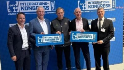 Bavyera Futbol Federasyonu, Herzogenaurach kentindeki Adidas kampüsünde ilk entegrasyon kongresinde