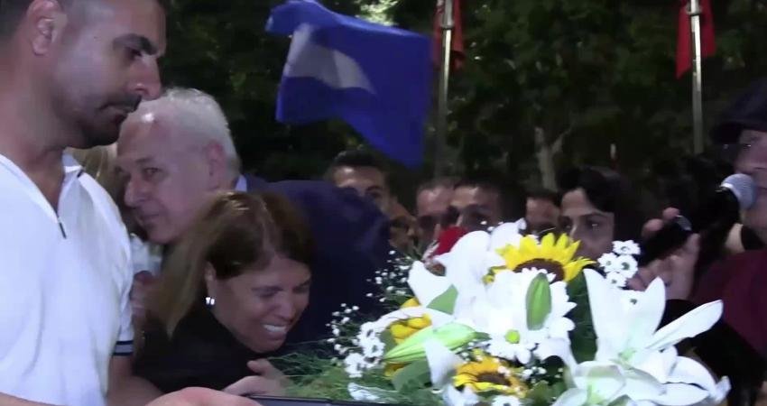 Beykoz Belediye Başkanı Alaattin Köseler, tahliyesinin ardından doğduğu Paşabahçe'de Beykozlular ile