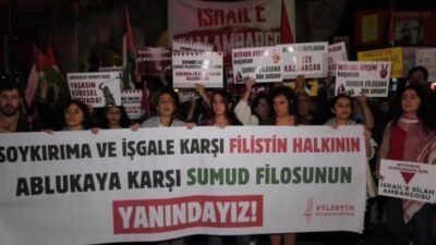 Filistin Eylem Komitesi Beyoğlu Tünel önünde bir araya gelerek Gazze’ye