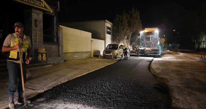 Bornova Belediyesi, Pınarbaşı’na giden Pınar Caddesi’nde yol, refüj, kaldırım, ışıklandırma